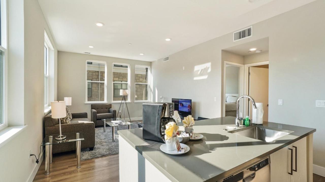 Global Luxury Suites In The Heart Of San Carlos Room photo